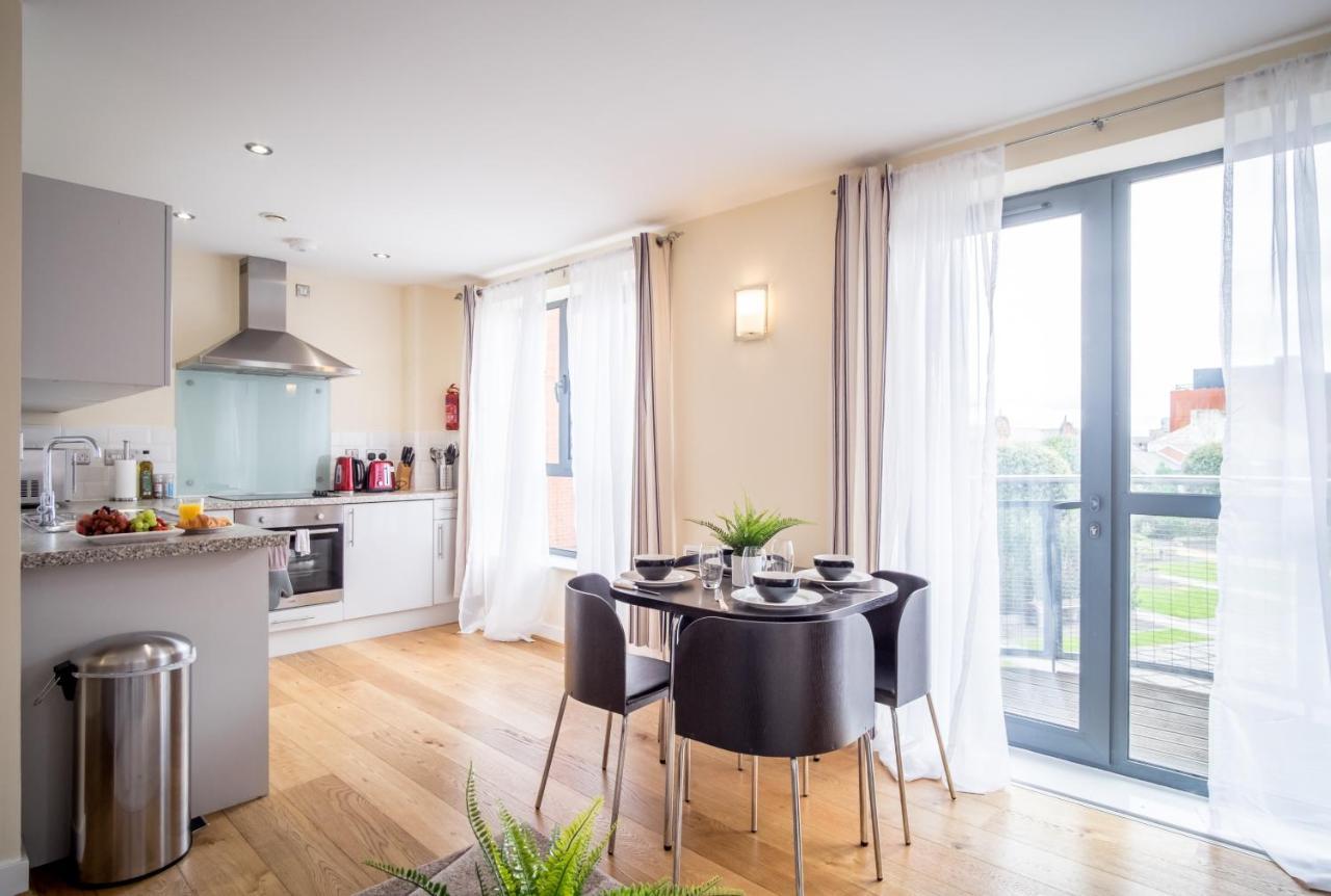 Stylish City 2 Bed, 2 Bath, Free Parking & Wifi Appartement Sheffield Buitenkant foto